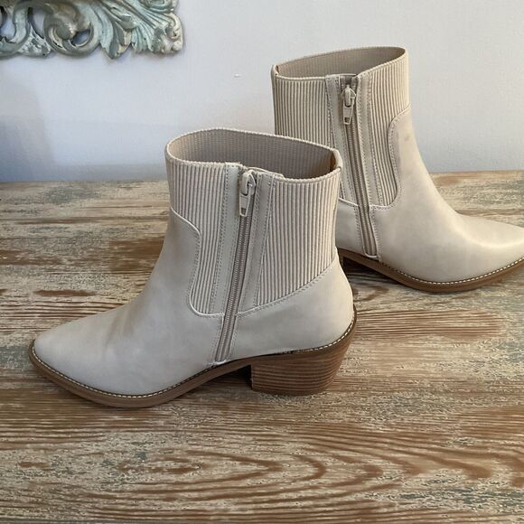 DV Dolce Vita Boots Womens Oppry Ankle Booties Cream Side Zip Heeled, Size 7.5 - Picture 8 of 13